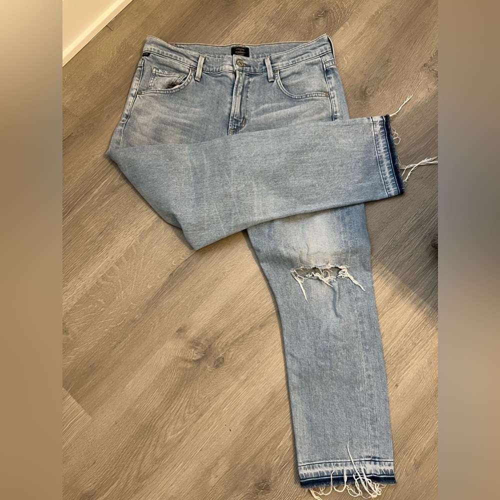 Citizens of Humanity boyfriend Jean. Size 27. Color: encore.